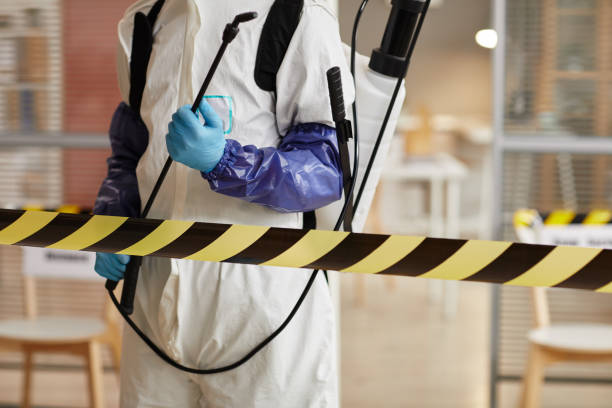 Professional Trauma Scene Cleanup technician working in Ewing, NE